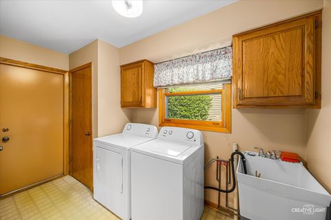 Tiny photo for 995 Blackhawk Drive, Elgin, IL 60120 (MLS # 12664313)