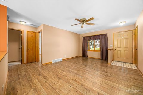Tiny photo for 995 Blackhawk Drive, Elgin, IL 60120 (MLS # 12664313)