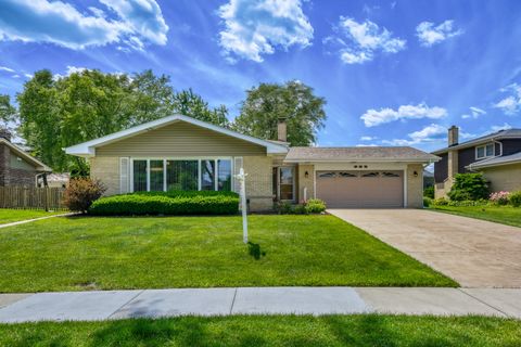 Photo of 532 Summit Drive, Schaumburg, IL 60193 (MLS # 12681181)