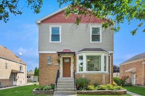 Photo of 2237 Hainsworth Avenue, North Riverside, IL 60546 (MLS # 12486384)