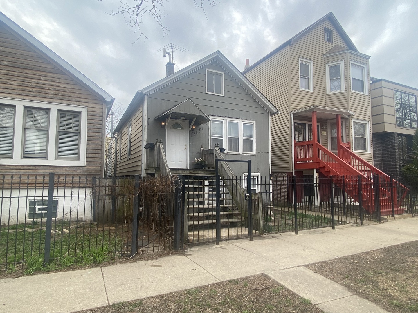 1717 N Mozart Street