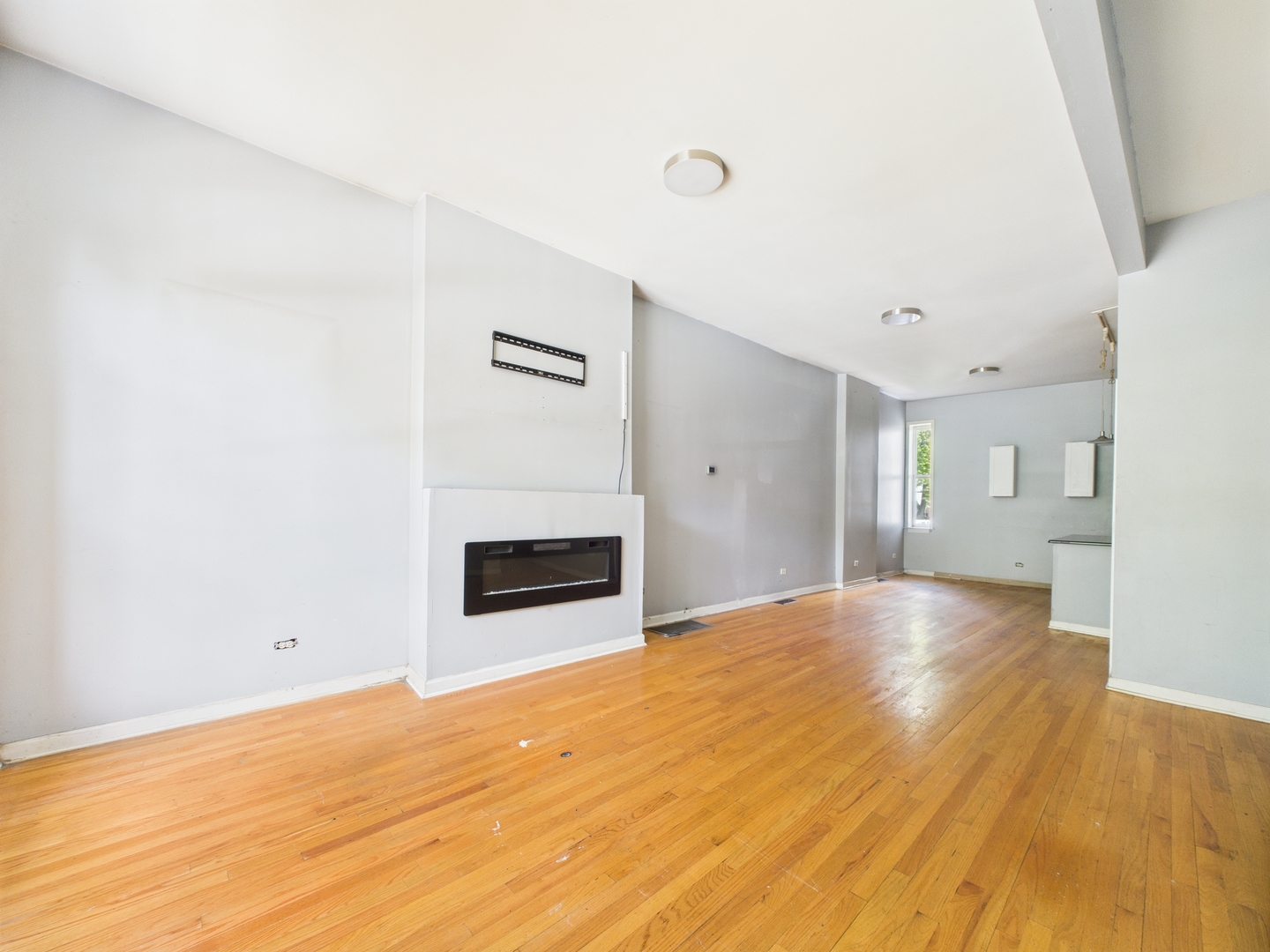 2933 W Wilcox Street
