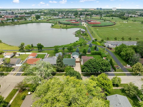 Tiny photo for 200 W Jeffery Avenue, Wheeling, IL 60090 (MLS # 12580095)