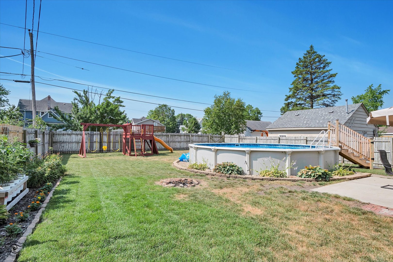 255 E Prairie Street