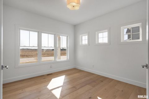 Tiny photo for 6574 Pelican Street, Bettendorf, IA 52722 (MLS # QC4261697)