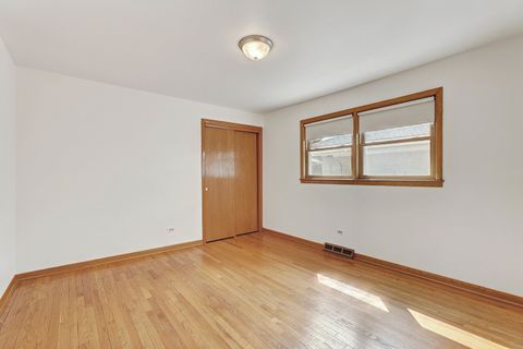Tiny photo for 8506 N Greenwood Avenue, Niles, IL 60714 (MLS # 12615275)