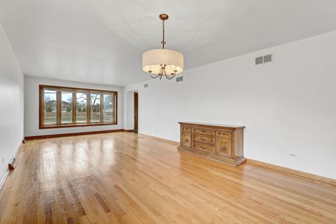 Tiny photo for 8506 N Greenwood Avenue, Niles, IL 60714 (MLS # 12615275)