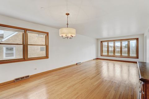 Tiny photo for 8506 N Greenwood Avenue, Niles, IL 60714 (MLS # 12615275)