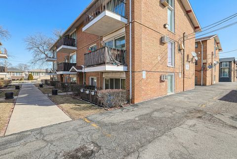 Tiny photo for 6111 W 64th Place #2, Chicago, IL 60638 (MLS # 12564399)
