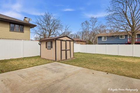 Tiny photo for 1920 Island Court, Woodstock, IL 60098 (MLS # 12567412)