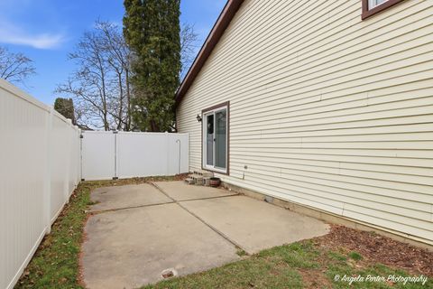 Tiny photo for 1920 Island Court, Woodstock, IL 60098 (MLS # 12567412)