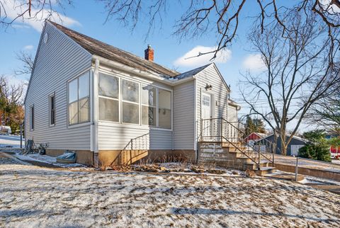 Tiny photo for 1336 Florence Avenue, Clinton, IA 52732 (MLS # 12557441)