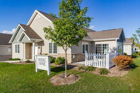 2164 Waterbury Lane W 2164 Sycamore IL 60178