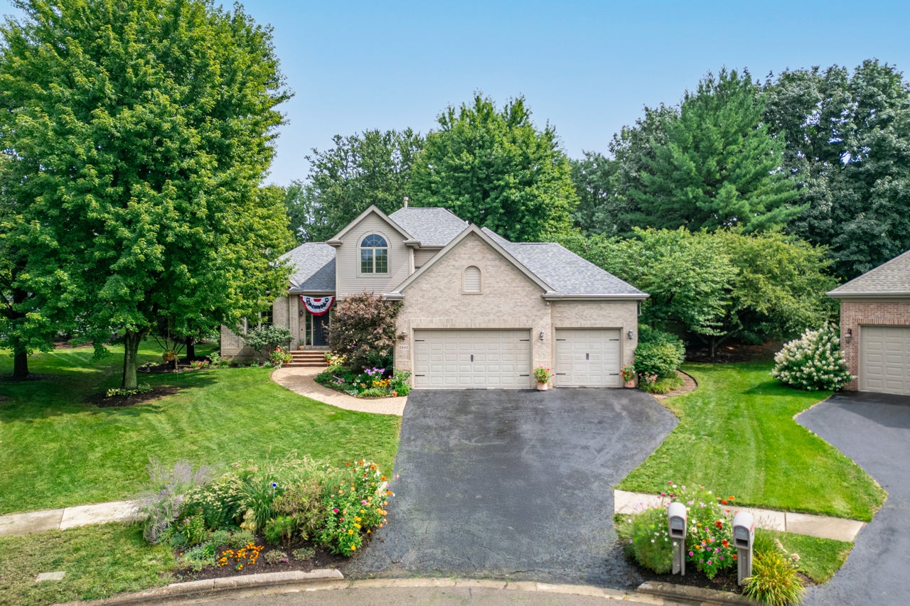 2843 APPLEWOOD Lane