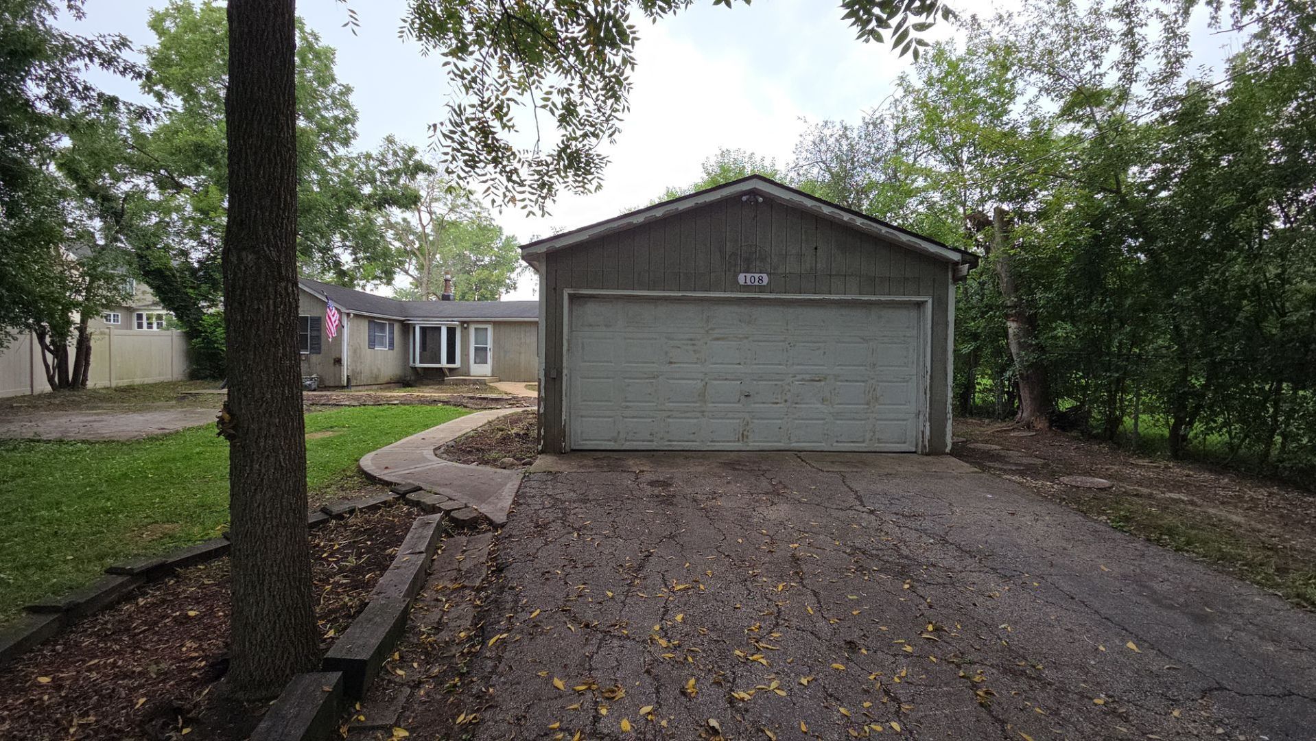 108 Ridgeland Avenue