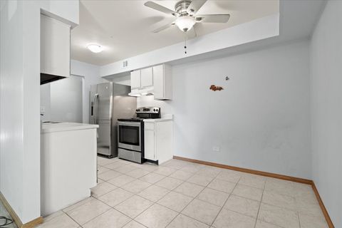 Tiny photo for 928 Casey Court #5, Schaumburg, IL 60173 (MLS # 12461277)