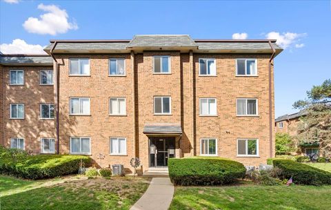 Photo of 928 Casey Court #5, Schaumburg, IL 60173 (MLS # 12461277)