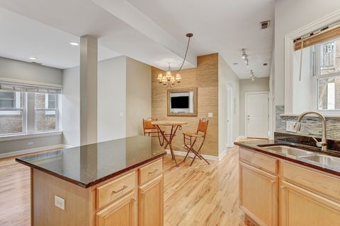 Tiny photo for 123 Callan Avenue #2N, Evanston, IL 60202 (MLS # 12458887)