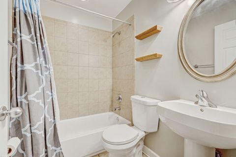 Tiny photo for 123 Callan Avenue #2N, Evanston, IL 60202 (MLS # 12458887)