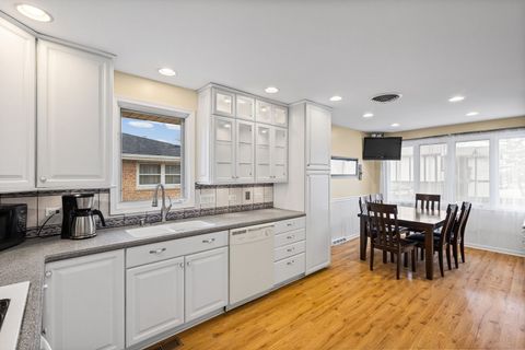 Tiny photo for 5113 W 121st Place, Alsip, IL 60803 (MLS # 12578996)