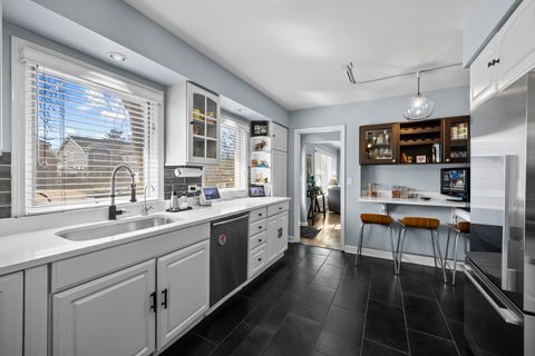 Tiny photo for 914 Central Avenue, Deerfield, IL 60015 (MLS # 12594264)