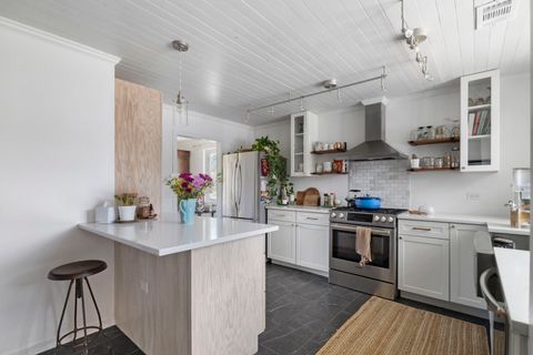 Tiny photo for 1076 S 3rd Avenue, Des Plaines, IL 60016 (MLS # 12649190)