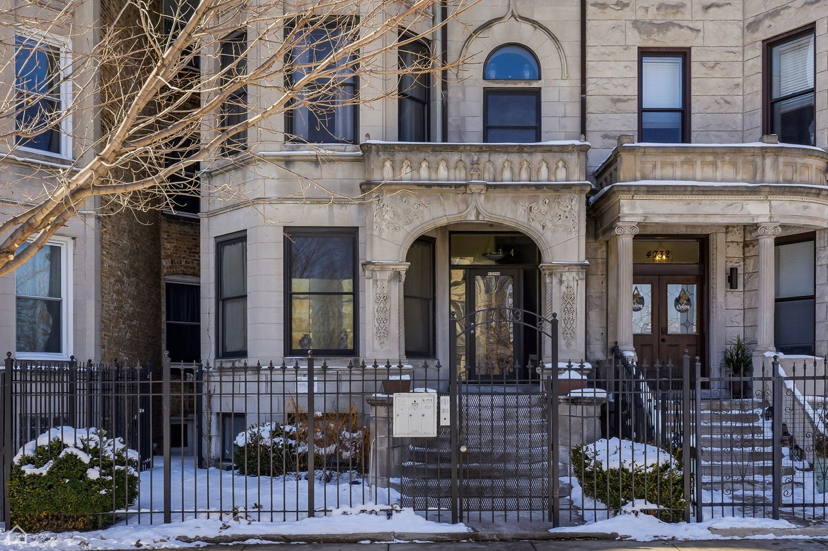 4736 S Prairie Avenue