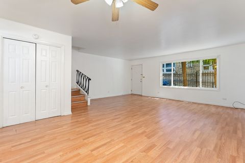 Tiny photo for 1634 W MORSE Avenue #C, Chicago, IL 60626 (MLS # 12489357)