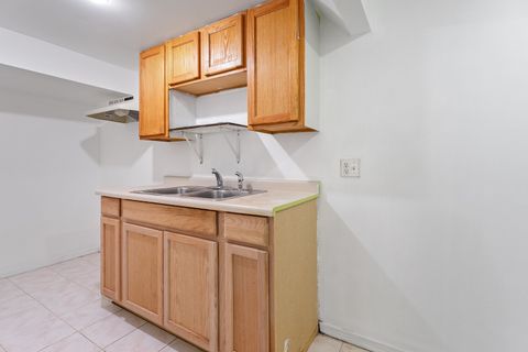 Tiny photo for 1634 W MORSE Avenue #C, Chicago, IL 60626 (MLS # 12489357)