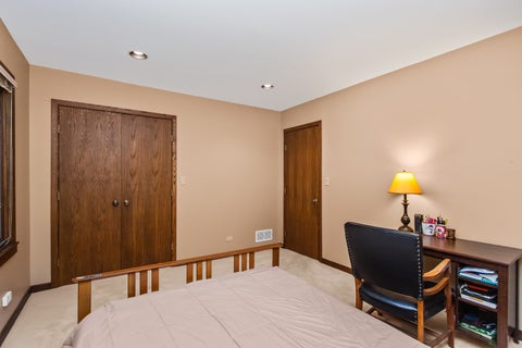 Tiny photo for 4529 W Columbia Avenue, Lincolnwood, IL 60712 (MLS # 12714659)