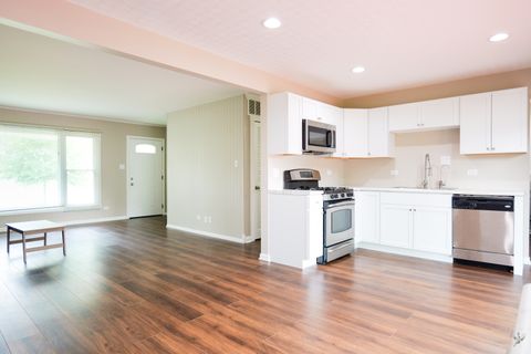 Tiny photo for 1595 Highland Boulevard, Hoffman Estates, IL 60169 (MLS # 12667961)