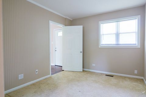 Tiny photo for 1595 Highland Boulevard, Hoffman Estates, IL 60169 (MLS # 12667961)
