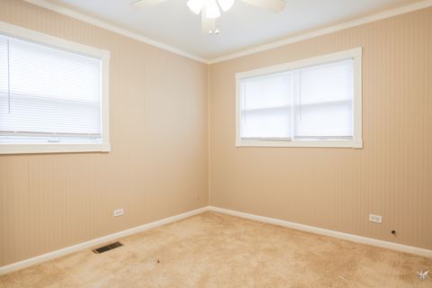 Tiny photo for 1595 Highland Boulevard, Hoffman Estates, IL 60169 (MLS # 12667961)