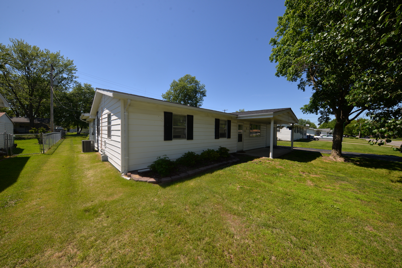 8 E Crownview
