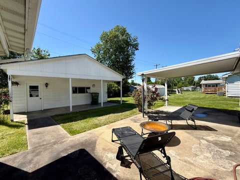 Tiny photo for 8 E Crownview, Mt Vernon, IL 62864 (MLS # 12640054)