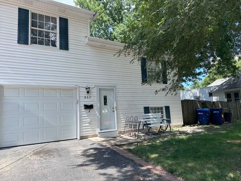607 N 9th Street DeKalb IL 60115
