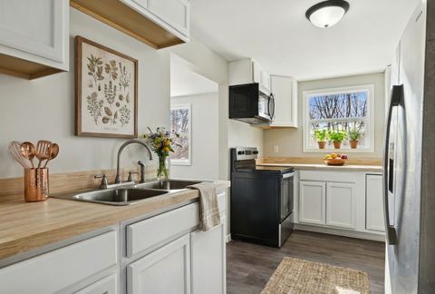 Tiny photo for 189 N La Salle Avenue, Bradley, IL 60915 (MLS # 12559623)