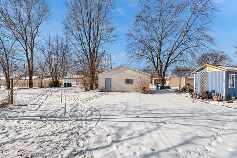 Tiny photo for 189 N La Salle Avenue, Bradley, IL 60915 (MLS # 12559623)