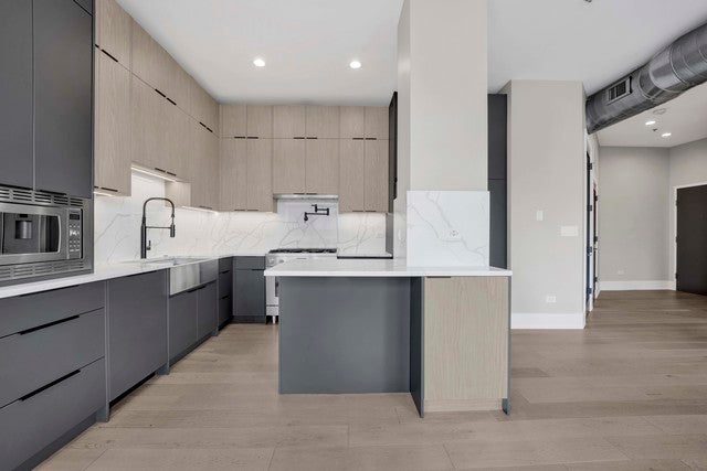 23 N Green Street 303