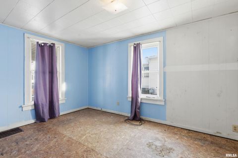 Tiny photo for 2706 5 1/2 Avenue, Rock Island, IL 61201 (MLS # QC4270034)