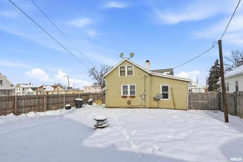 Tiny photo for 2706 5 1/2 Avenue, Rock Island, IL 61201 (MLS # QC4270034)