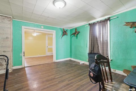 Tiny photo for 2706 5 1/2 Avenue, Rock Island, IL 61201 (MLS # QC4270034)