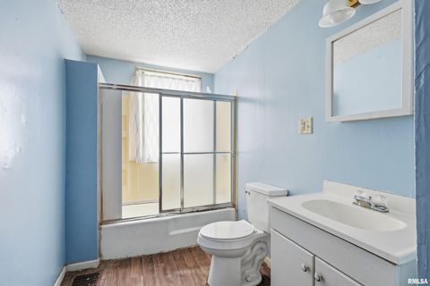 Tiny photo for 2706 5 1/2 Avenue, Rock Island, IL 61201 (MLS # QC4270034)