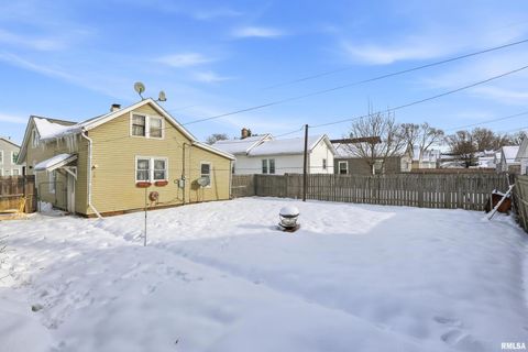 Tiny photo for 2706 5 1/2 Avenue, Rock Island, IL 61201 (MLS # QC4270034)