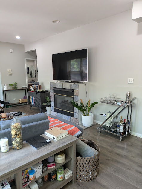 828 W AGATITE Avenue 1