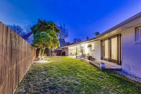 Tiny photo for 705 N County Line Road, Hinsdale, IL 60521 (MLS # 12628083)