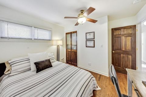 Tiny photo for 705 N County Line Road, Hinsdale, IL 60521 (MLS # 12628083)
