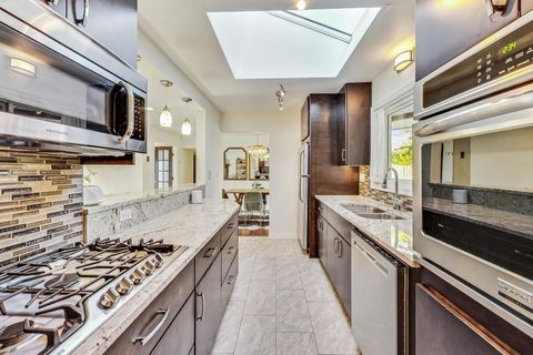 Tiny photo for 705 N County Line Road, Hinsdale, IL 60521 (MLS # 12628083)