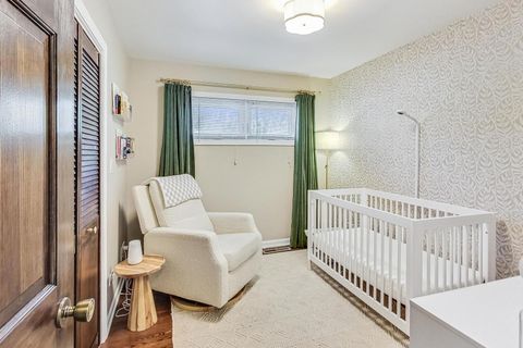Tiny photo for 705 N County Line Road, Hinsdale, IL 60521 (MLS # 12628083)