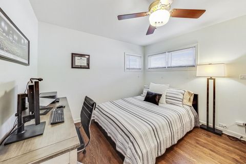 Tiny photo for 705 N County Line Road, Hinsdale, IL 60521 (MLS # 12628083)